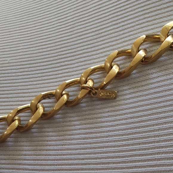 Vintage long Monet gold tone necklace - Picture 3 of 3